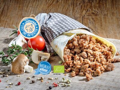 Organic Beef Mince with potatoes, neutrally seasoned, roasted,