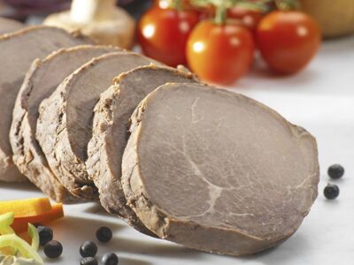 Sauerbraten, flüssig gewürzt, gegart, geschnitten, glasiert,