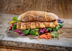 Geflügel-BIG-RIB, pikant gewürztes Geflügel-Hackfleischerzeugnis