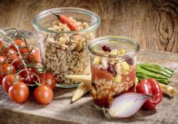 Putenhackfleisch mit Stärke, neutral gewürzt,