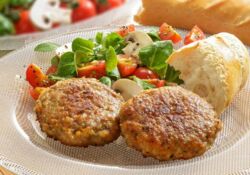 Geflügelfrikadelle, ohne Zwiebeln, mild gewürzt,